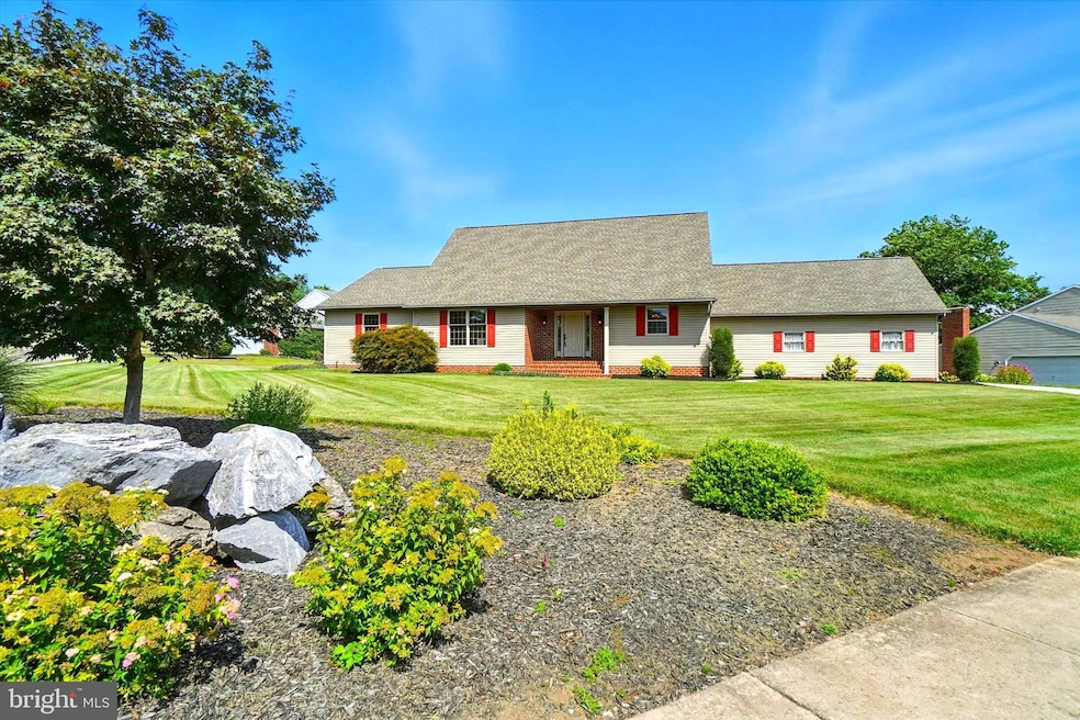 213 Conestoga Ln, Spring Grove, PA 17362 - photo 1