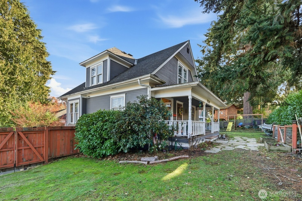 Pending $979,500 • Co-Listing Agent