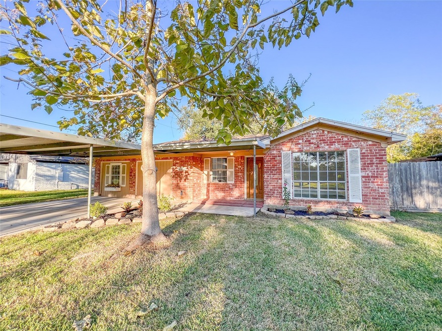 4318 Debbie Ln, Alvin, TX 77511 - photo 1