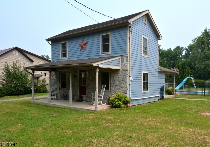 662 Brass Castle Rd, Belvidere, NJ 07823 - photo 1