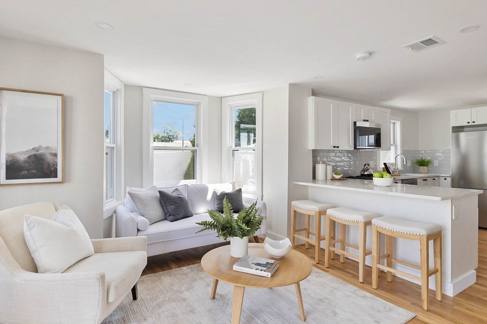 18 Hovey St unit 1, Woburn, MA 01801 - photo 1