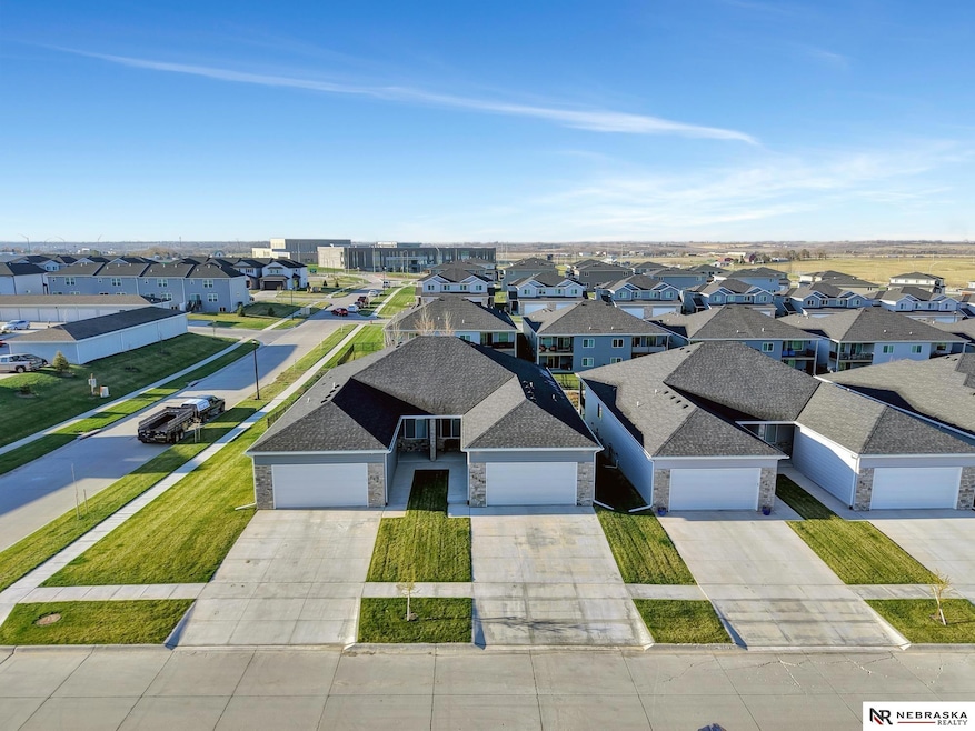 5008 W Stampede Ln, Lincoln, NE 68528 - photo 1