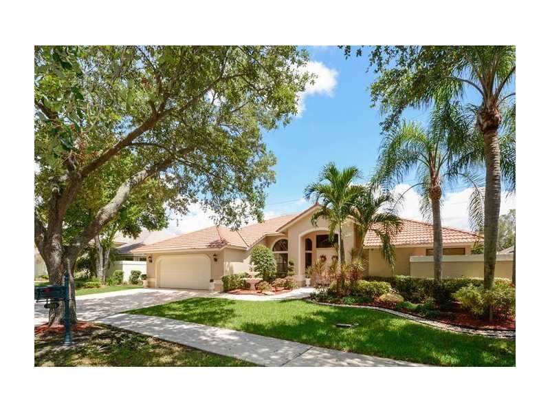 1023 Creekford Dr, Weston, FL 33326 - photo 1