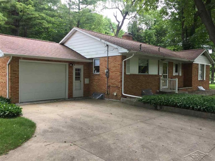 532 N Costley Dr, Midland, MI 48640 - photo 1