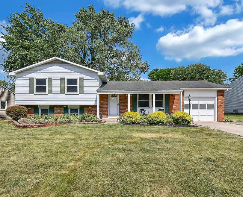 1414 Bonnie Ridge Rd, Columbus, OH 43228 - photo 1