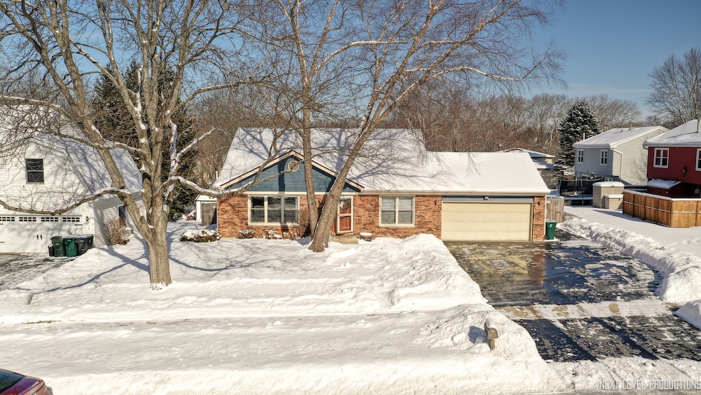 411 Manchester Ave, Batavia, IL 60510 - photo 1