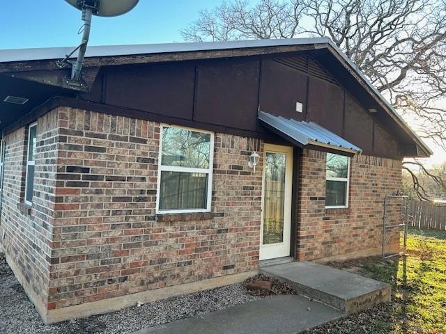 713 N Avenue A, Springtown, TX 76082 - photo 1