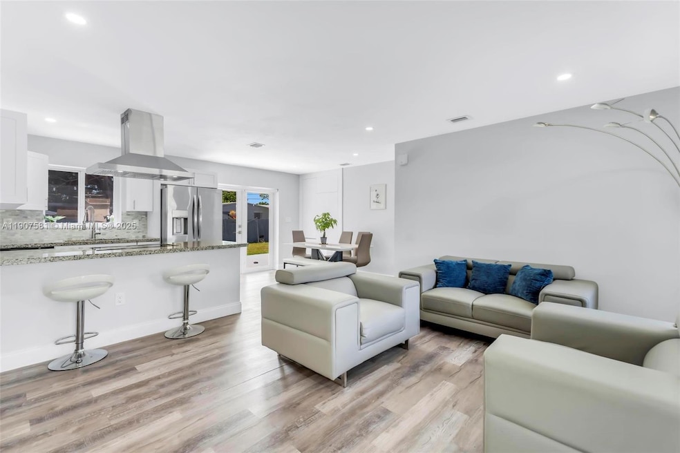 330 N 70th Ave, Hollywood, FL 33024 - photo 1