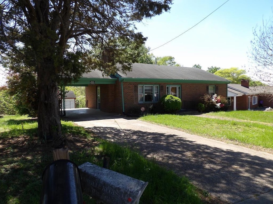 117 Pineview Dr, Danville, VA 24540 - photo 1