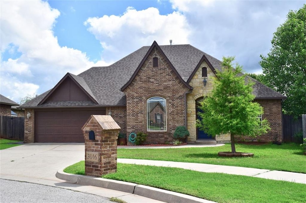 3016 Brookstone Ct, Moore, OK 73160 - photo 1