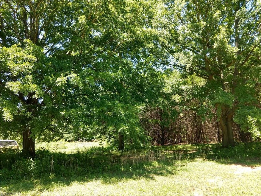 Mature trees for plenty of shade