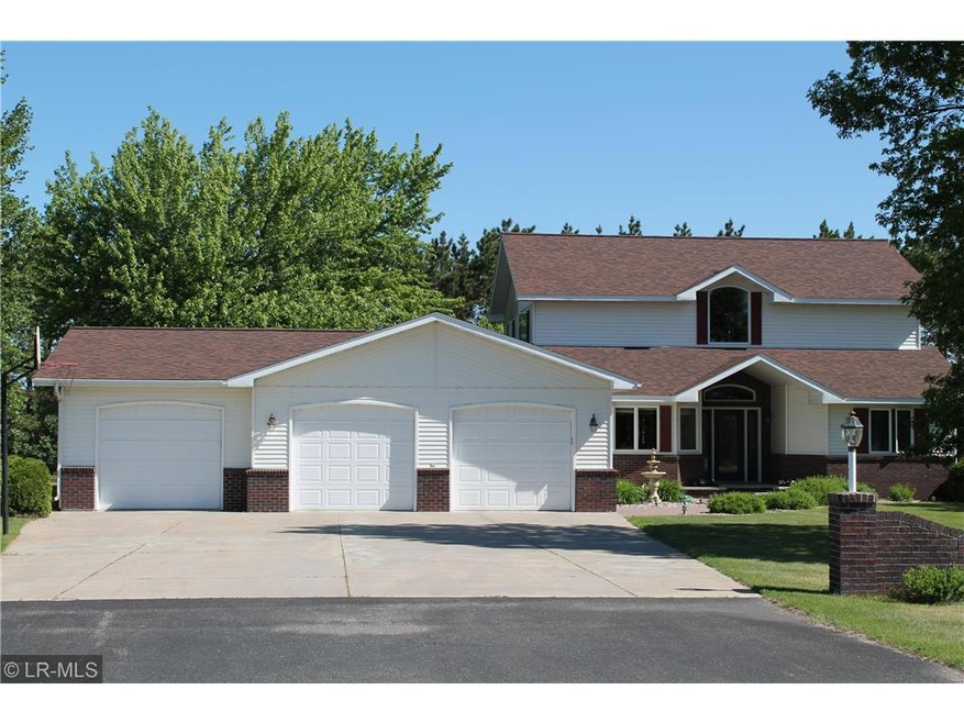 4 bed, 4 bath home on 1.5 acres