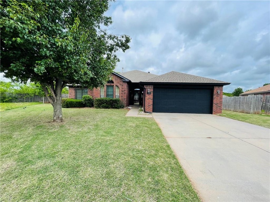 705 Verreaux Ct, Norman, OK 73072 - photo 1