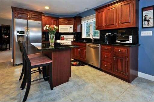 74 Fairview Ln, Plymouth, MA 02360 - photo 1