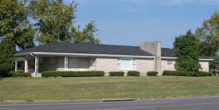 684 S College St, Harrodsburg, KY 40330 - photo 1