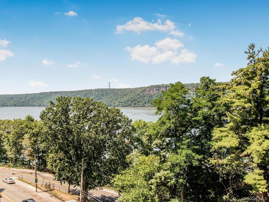 Riverwatch on Hudson unit 8F, Yonkers, NY 10701 - photo 1