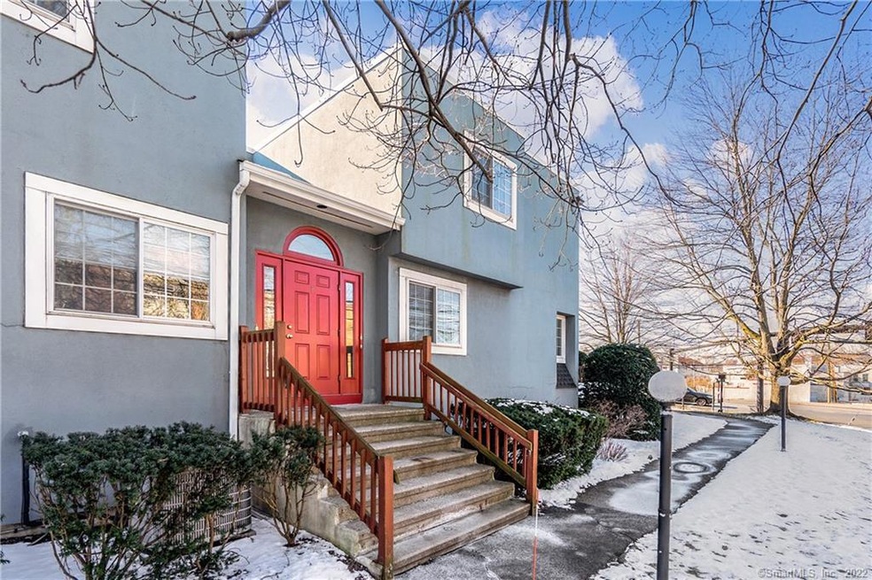 9 Maple Tree Ave unit B4, Stamford, CT 06906 - photo 1