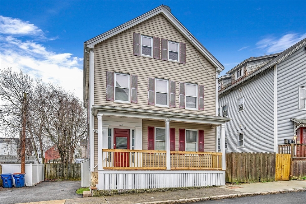 118 Maxfield St unit 1, New Bedford, MA 02740 - photo 1