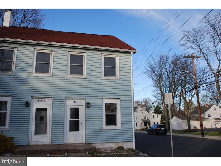 901 W Broad St, Quakertown, PA 18951 - photo 1