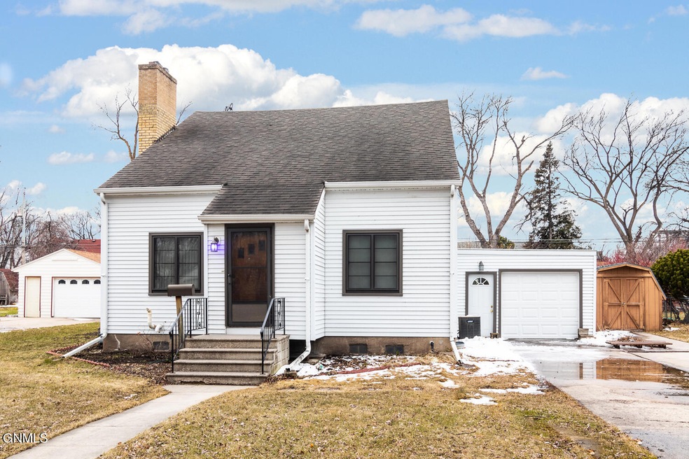 1450 12th St N, Fargo, ND 58102 - photo 1