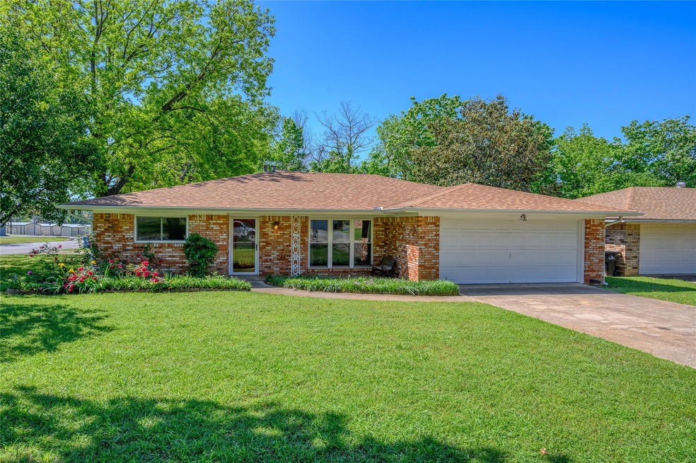 1300 Crestview Dr, Denison, TX 75020 - photo 1