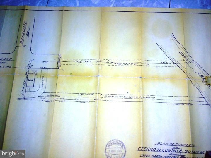 6804 Clover Ln, Upper Darby, PA 19082 - photo 1