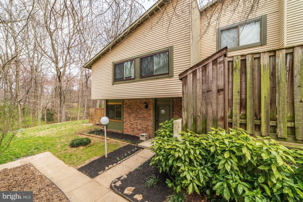 5652 Oak Tanager Ct, Burke, VA 22015 - photo 1