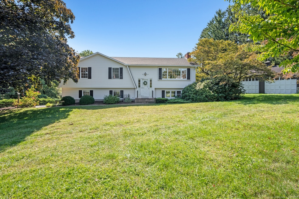 452 Bell St, Glastonbury, CT 06033 - photo 1