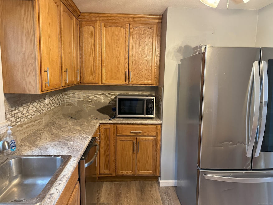 270 S Windham Rd unit 67, Willimantic, CT 06226 - photo 1