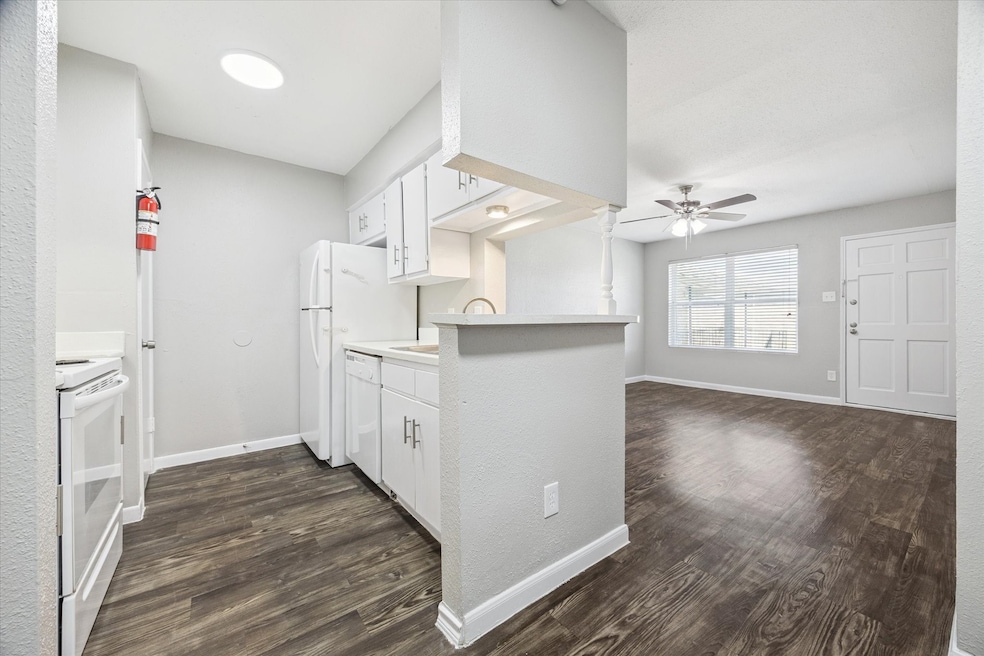 3800 Sherwood Ln unit 132, Houston, TX 77092 - photo 1