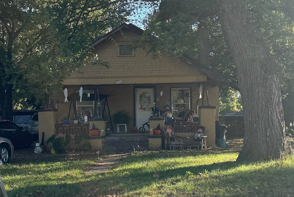 1917 Central Ave, Winfield, KS 67156 - photo 1