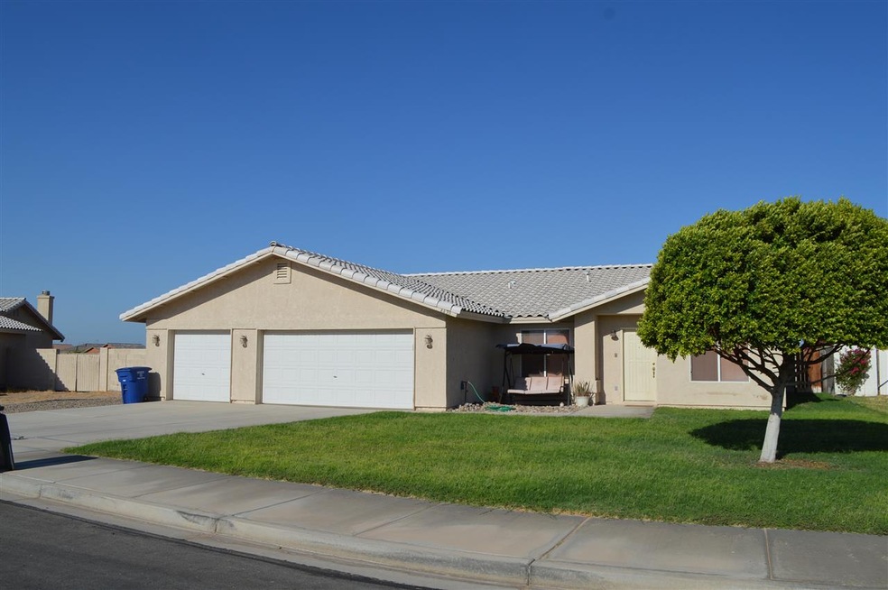 4470 S Tumbleweed Ave, Yuma, AZ 85365 - photo 1