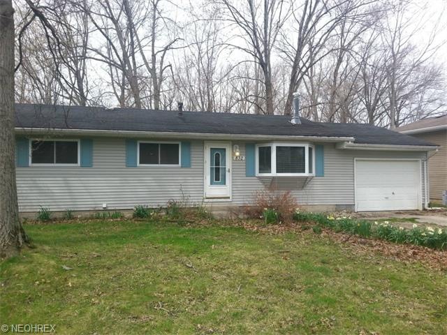 832 W Shore Blvd, Sheffield Lake, OH 44054 - photo 1