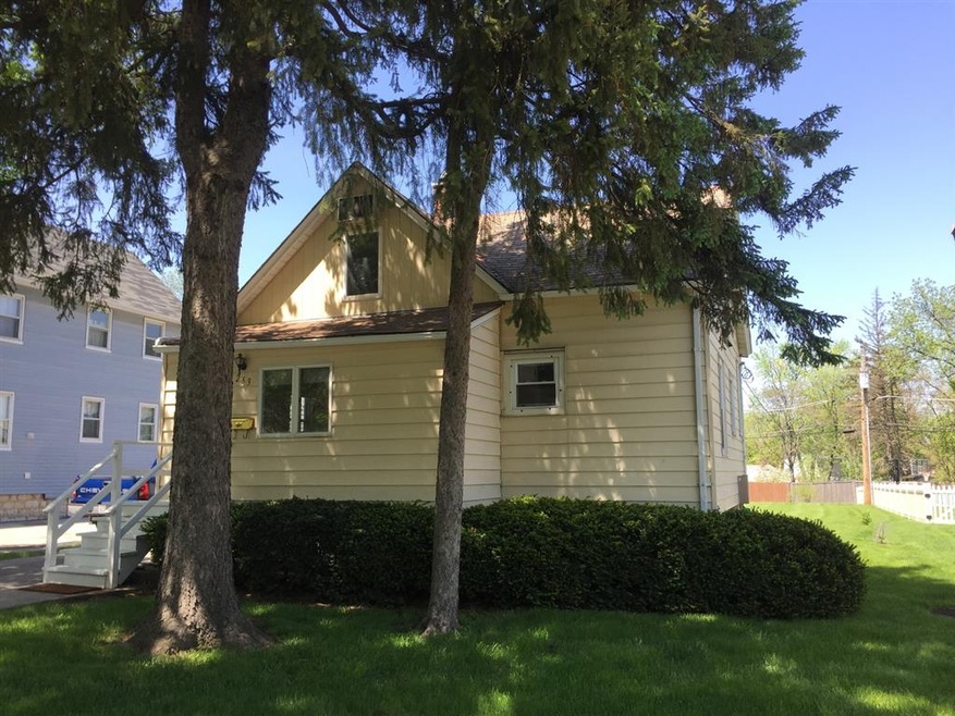 263 E 3rd St, Elmhurst, IL 60126 - photo 1