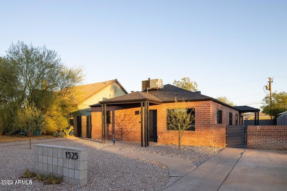 1525 E Brill St unit 1, Phoenix, AZ 85006 - photo 1