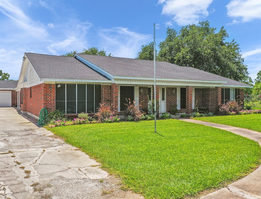 5222 Tranquil Trace, Alvin, TX 77511 - photo 1
