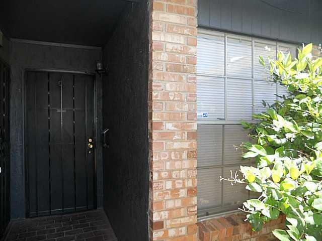 10514 Ashwood Dr unit C, El Paso, TX 79935 - photo 1