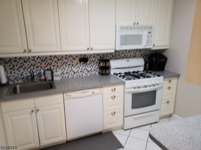 River Plaza unit 2R, Paterson, NJ 07514 - photo 1