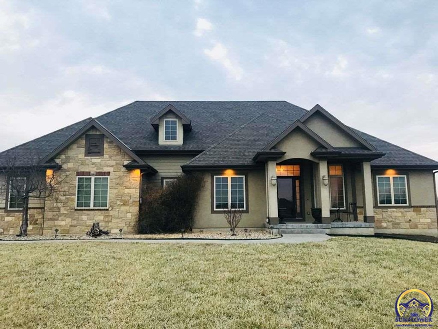 5033 SW Knudsen Rd, Topeka, KS 66610 - photo 1