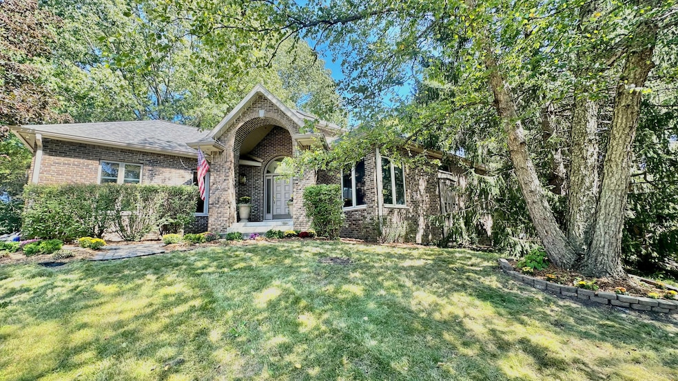 2102 Emmett Ct, Valparaiso, IN 46385 - photo 1