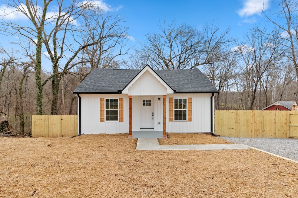 1884 Cumberland Heights Rd, Clarksville, TN 37040 - photo 1