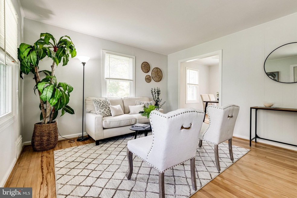 5921 Williamsburg Rd, Alexandria, VA 22303 - photo 1