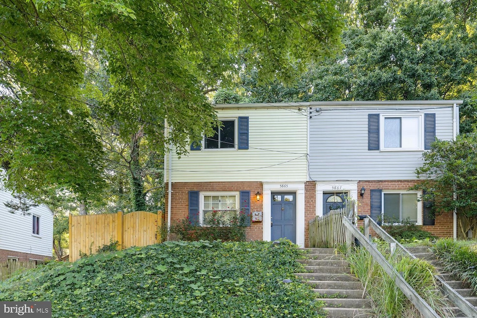 5865 Blaine Dr, Alexandria, VA 22303 - photo 1