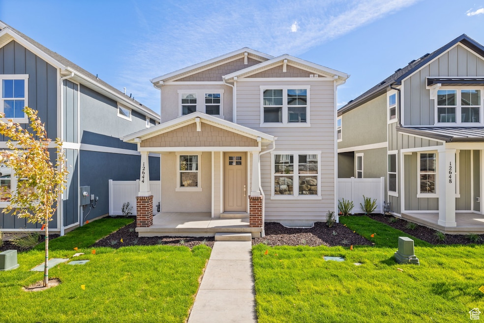 For Sale $650,788 • Co-Listing Agent