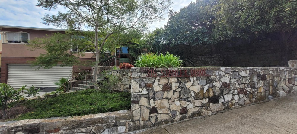315 Stanley - Front View