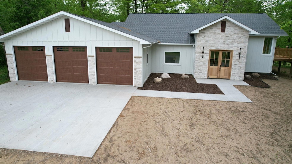 For Sale $1,199,900 • Co-Listing Agent