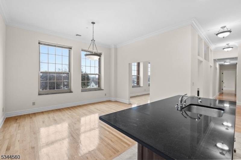 33 Forest Ave unit 3C, Hawthorne, NJ 07506 - photo 1