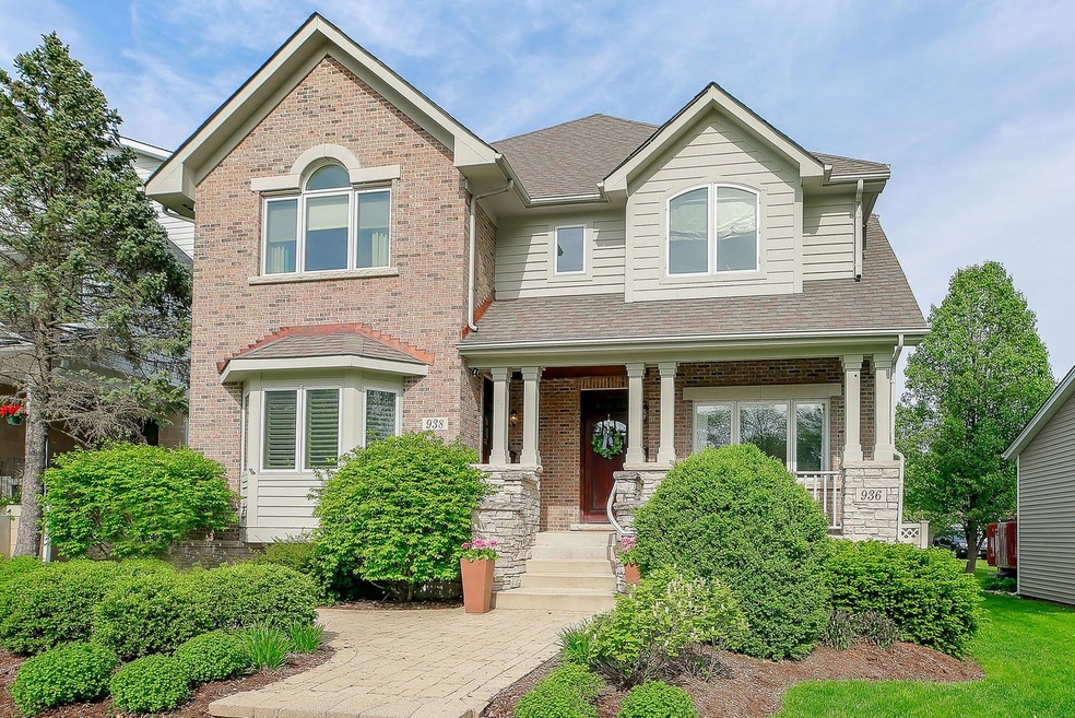 936 N Loomis St unit 936, Naperville, IL 60563 - photo 1