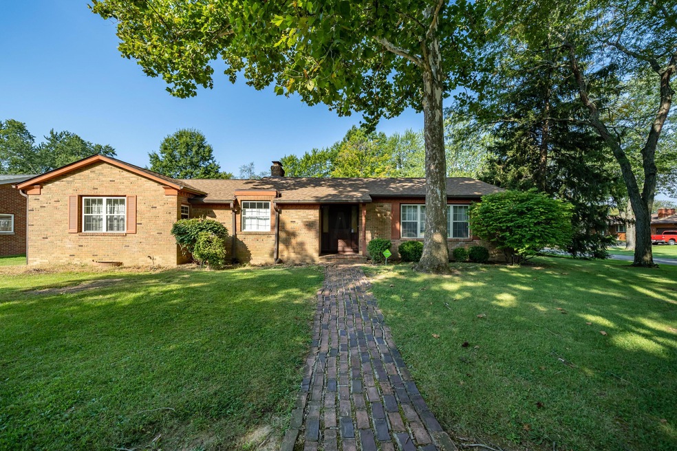 Welcome home to 3167 Eastwick!