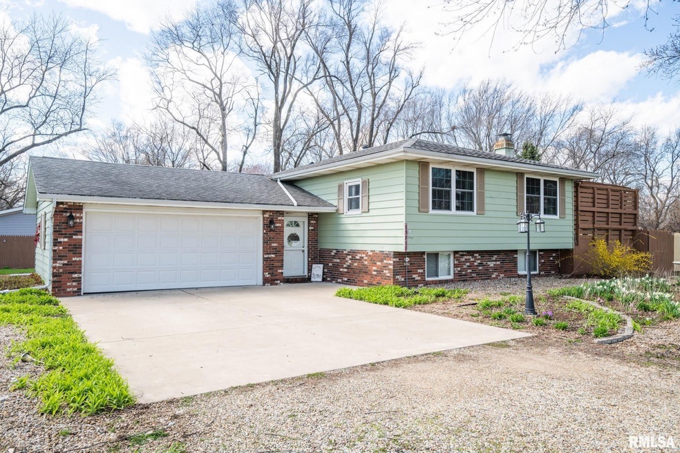 15711 N Mccabe Dr, Chillicothe, IL 61523 - photo 1